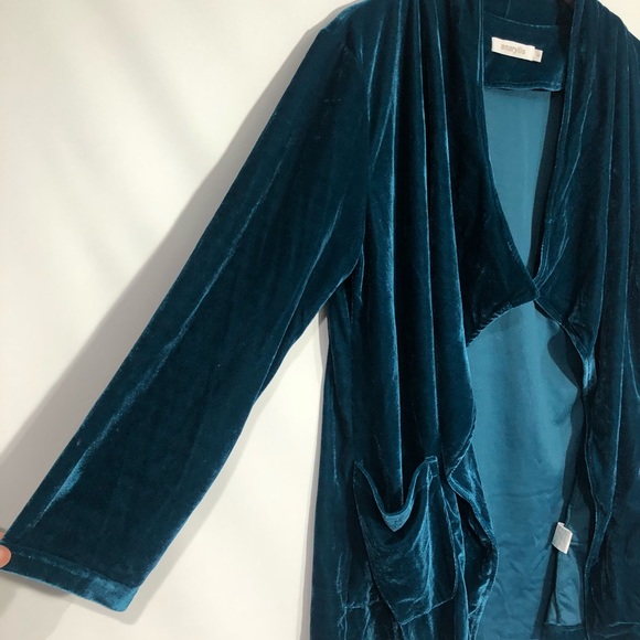 New Amaryllis Velvet Drape Open Front Cardigan - Picture 9 of 12